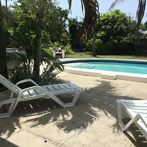 https://reef-winds-villa.comcaribbean.com