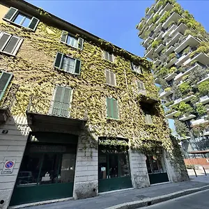https://the-mundial-studio-bosco-verticale-view.it-lombardy.com