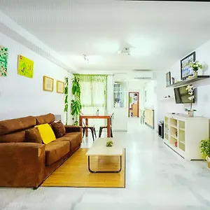 https://apartamento-malagueta-campos-eliseos-malaga.es-andalucia.com